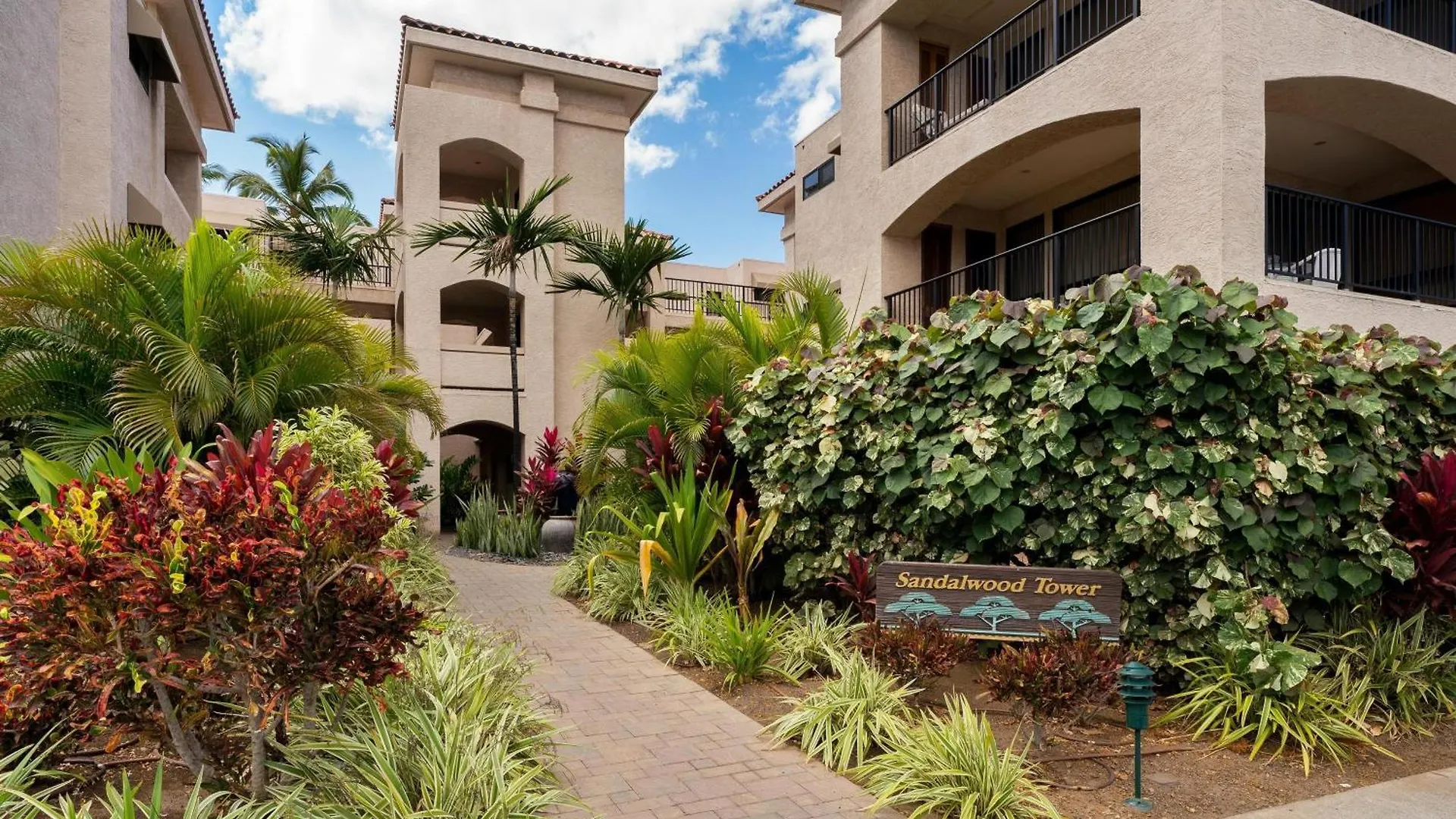 Big Island Waikoloa Shores By Coldwell Banker Island Vacations United States